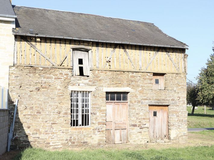 Country House to Renovate with Outbuilding