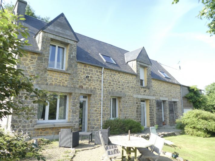 Detached Country House with Landscaped Garden