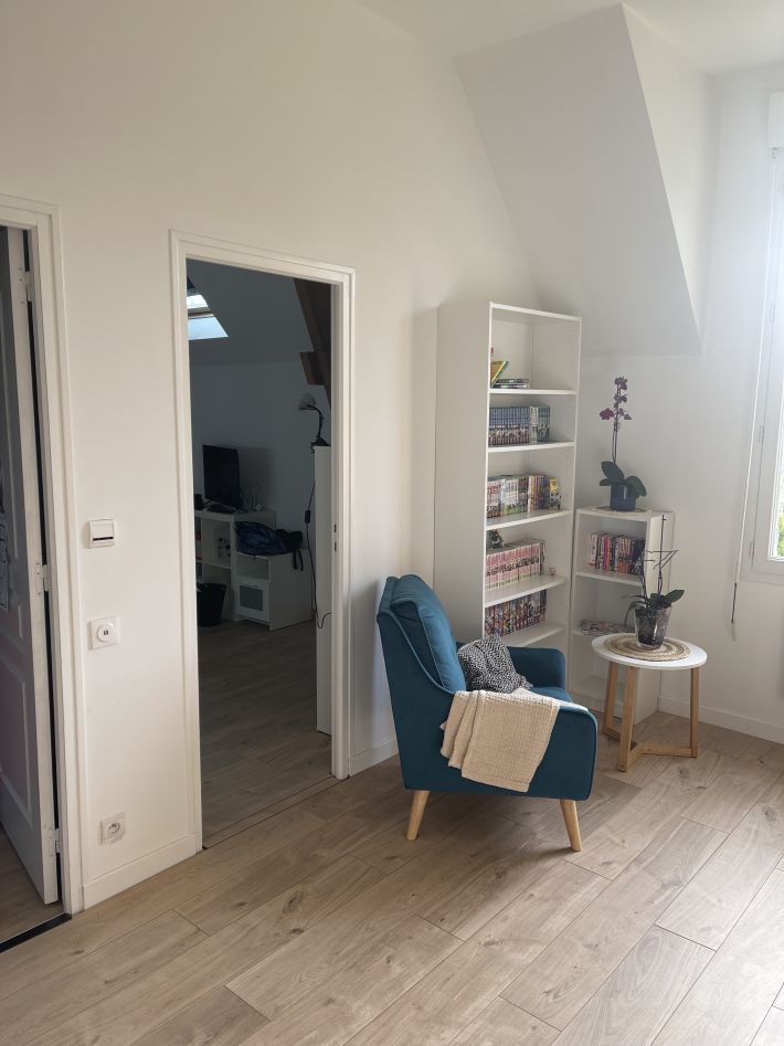 Detached Country House with Landscaped Garden