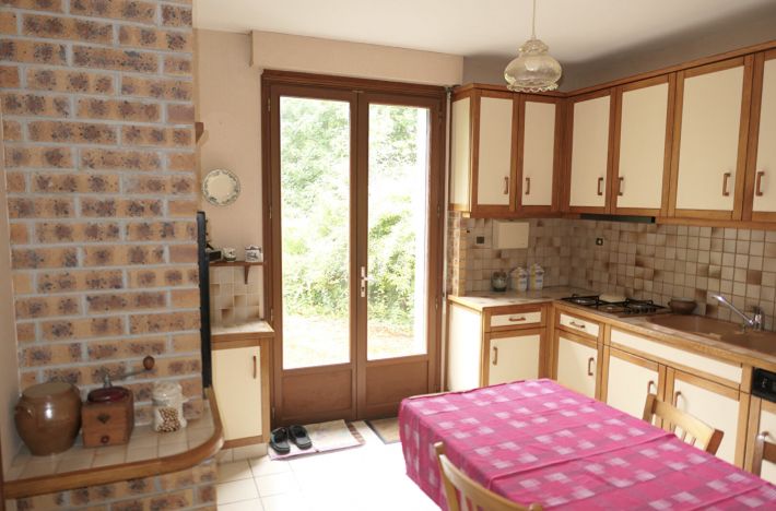 Detached Country House with Landscaped Garden