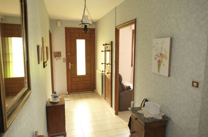 Detached Country House with Landscaped Garden