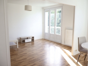 Forth Floor Apartment with Balcony