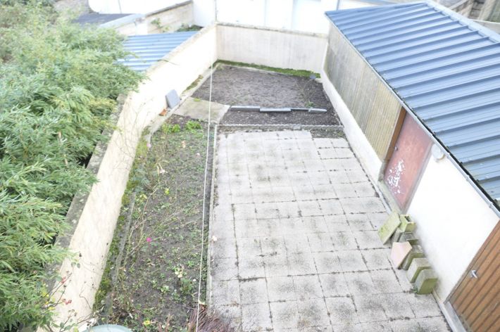 Town House With Courtyard Garden