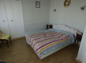 Contemporary Detached House with Garden