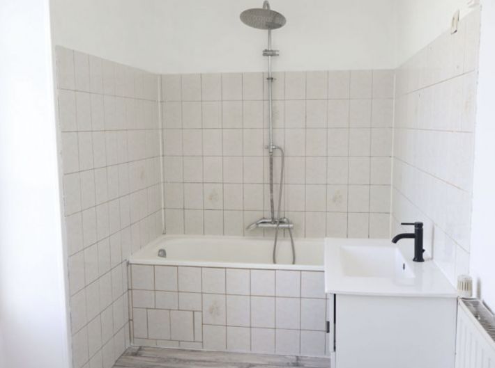 Town House With Courtyard Garden