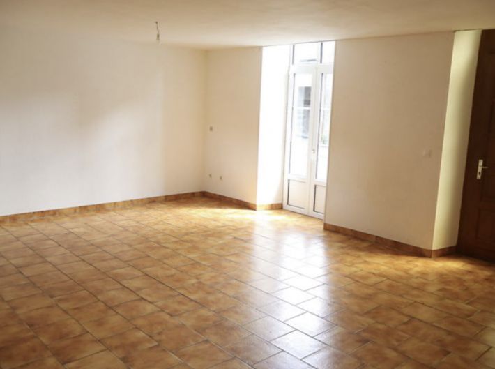 Town House With Courtyard Garden