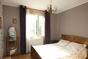 Detached House with Nice Garden