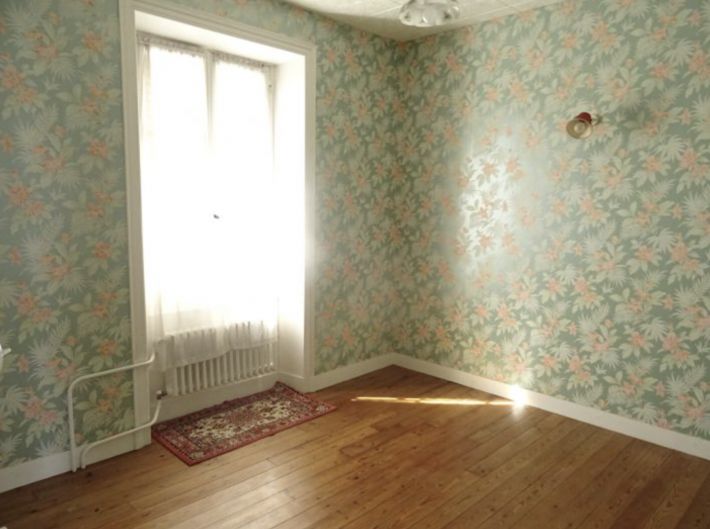 Detached House with Garden