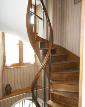 Manor House Style Property with Garden