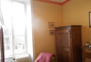 Manor House Style Property with Garden