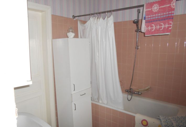 Manor House Style Property with Garden