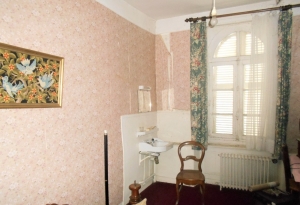 Manor House Style Property with Garden