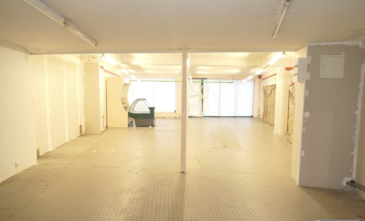 Business Premises with Apartment Above