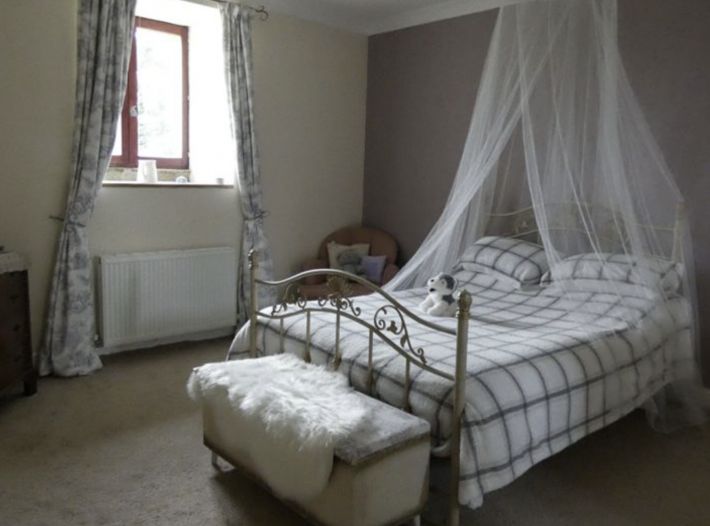 Main House and Detached Guest Gite