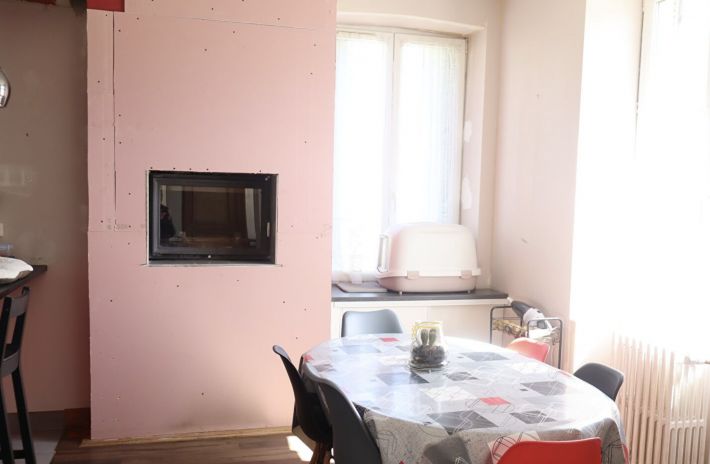 Attractive Detached Manor House Style Property