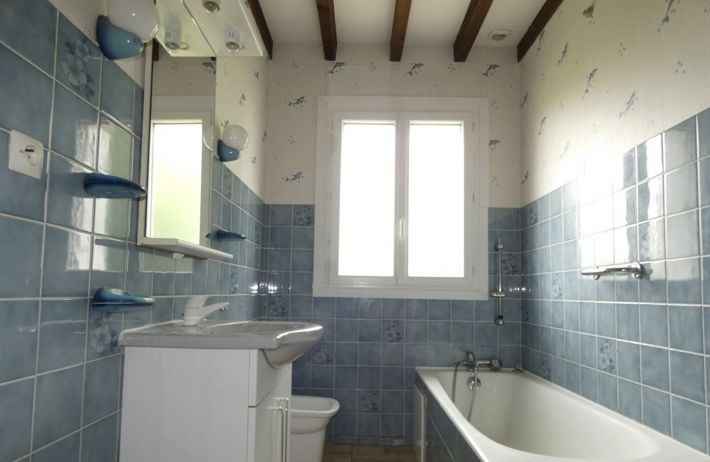 Detached House with Landscaped Garden