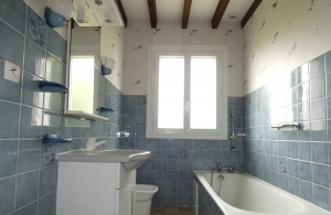 Detached House with Landscaped Garden