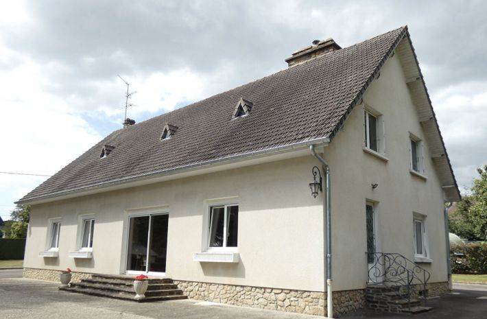 Detached House with Landscaped Garden