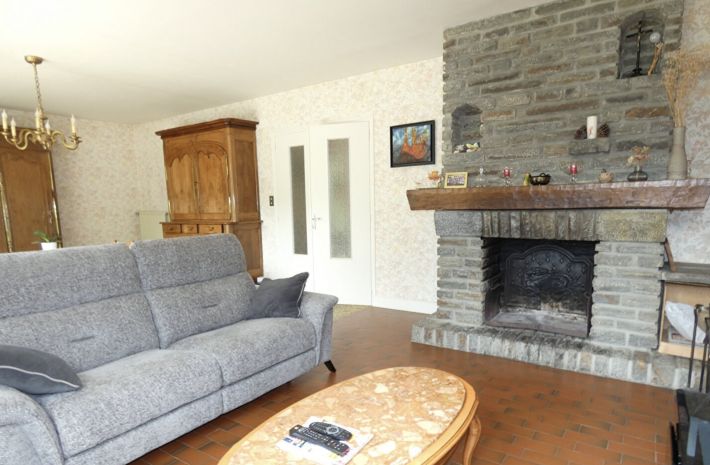 Detached House with Landscaped Garden