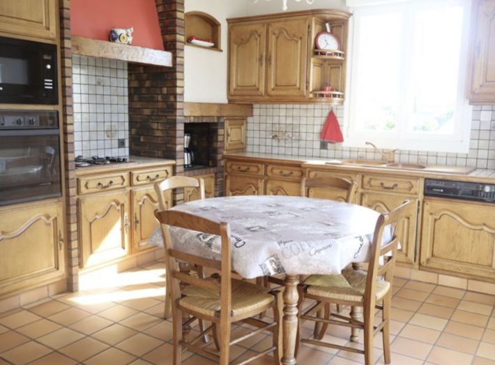 Detached House with Landscaped Garden