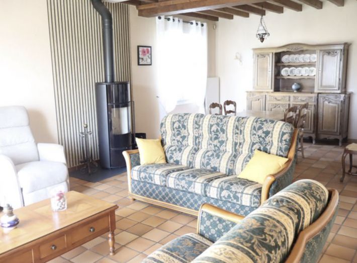 Detached House with Landscaped Garden