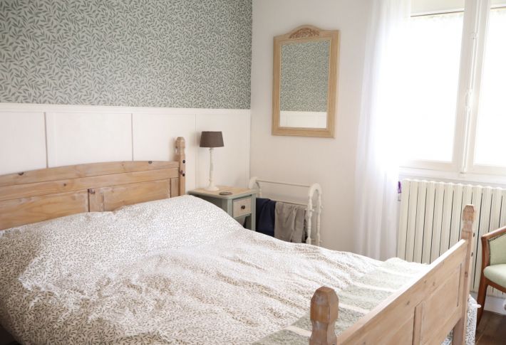 Detached House with Landscaped Garden