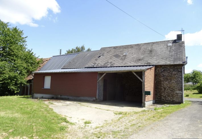 Detached Country House with Outbuildings