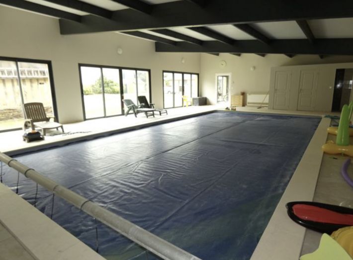 Detached Country House with Indoor Pool