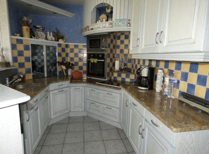 Detached Country House with Indoor Pool