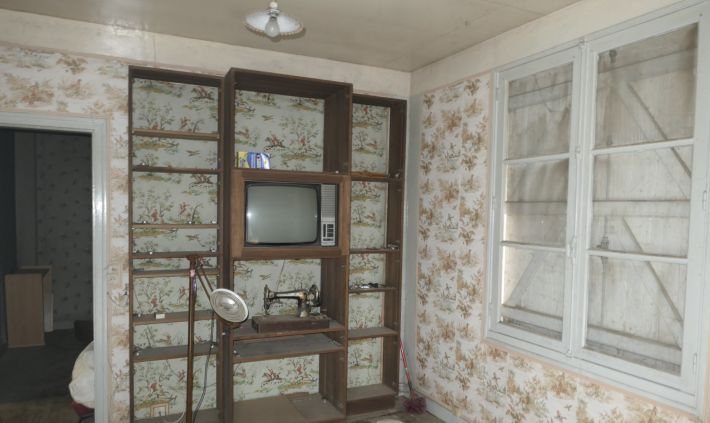 Main House and Outbuilding with Huge Potential