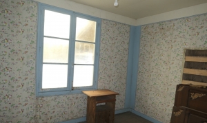 Main House and Outbuilding with Huge Potential