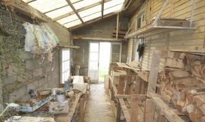 Main House and Outbuilding with Huge Potential