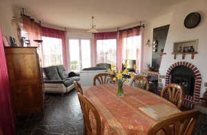 Detached House with Landscaped Garden