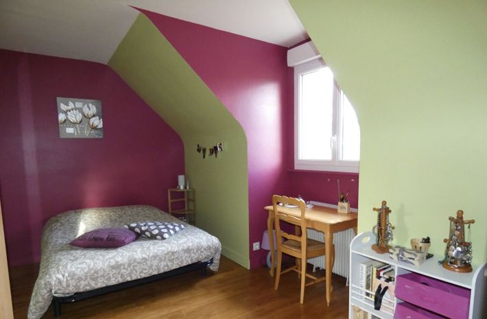 Detached House with Landscaped Garden