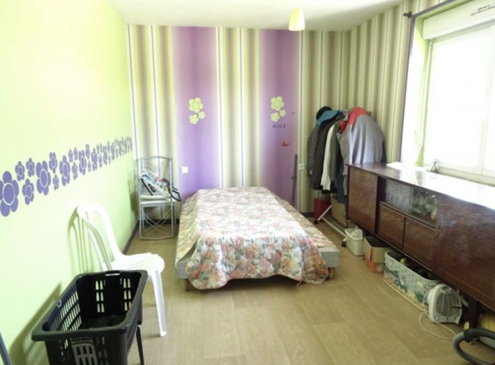 Semi-Detached House with Large Garden