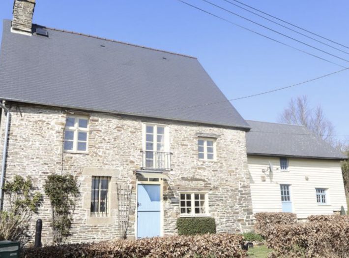 Detached Country House with Large Garden