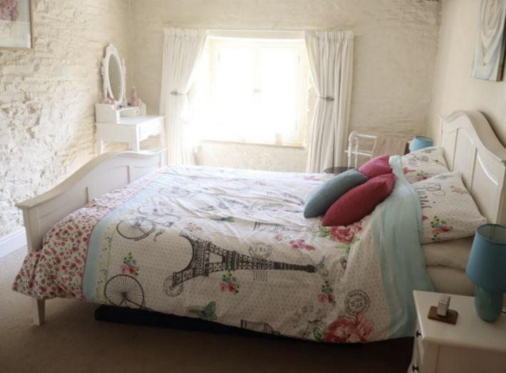 Detached Country House with Large Garden