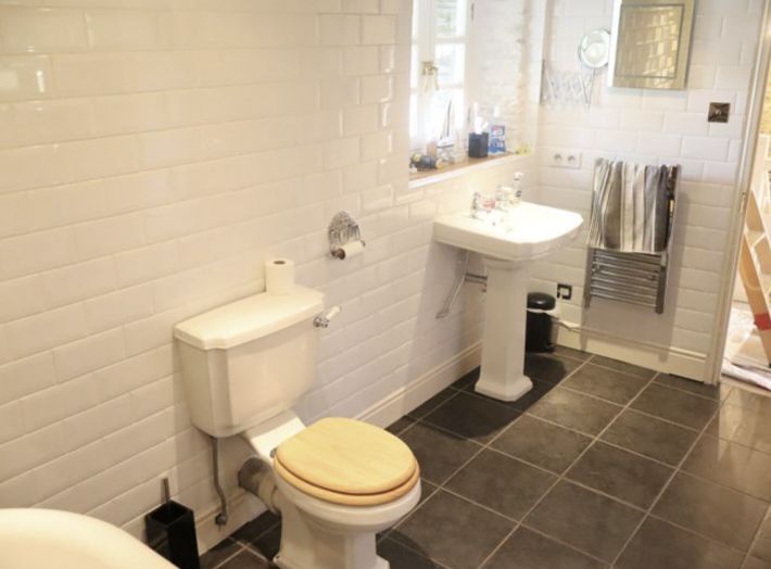 Detached Country House with Large Garden