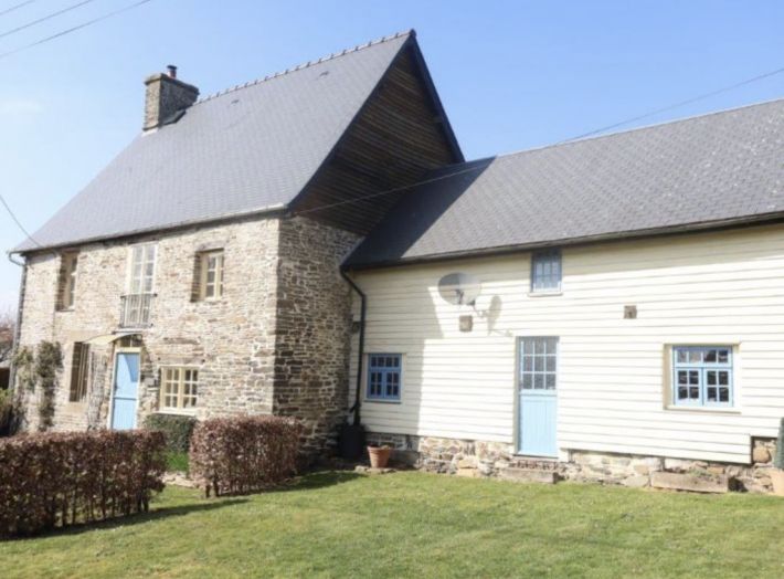 Detached Country House with Large Garden