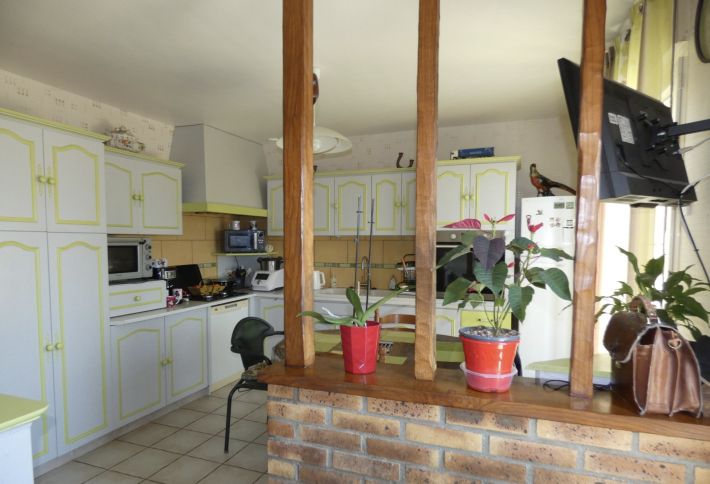 Detached House with Landscaped Garden