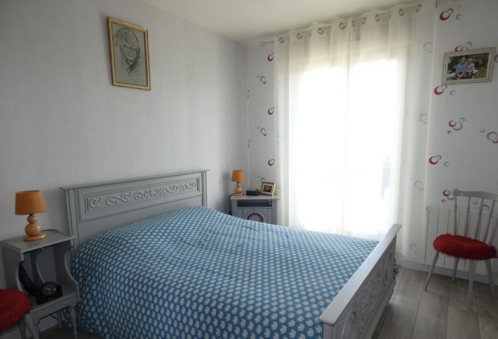 Detached House with Landscaped Garden