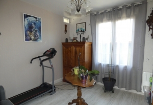 Detached House with Landscaped Garden