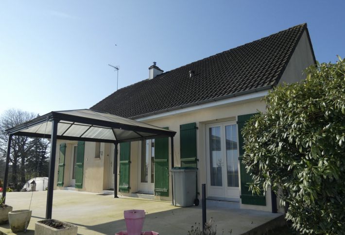 Detached House with Landscaped Garden