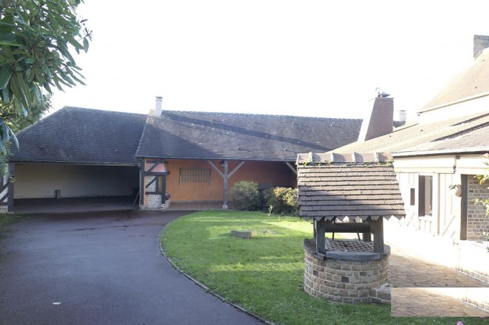 Detached Country House with Outbuildings