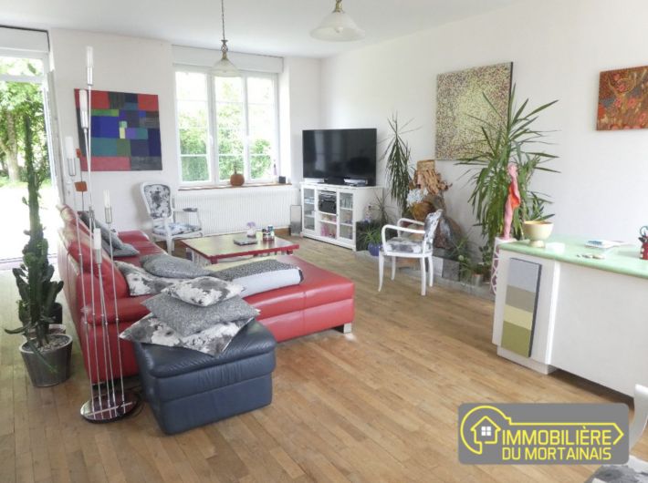 Lovely Detached House with Garden