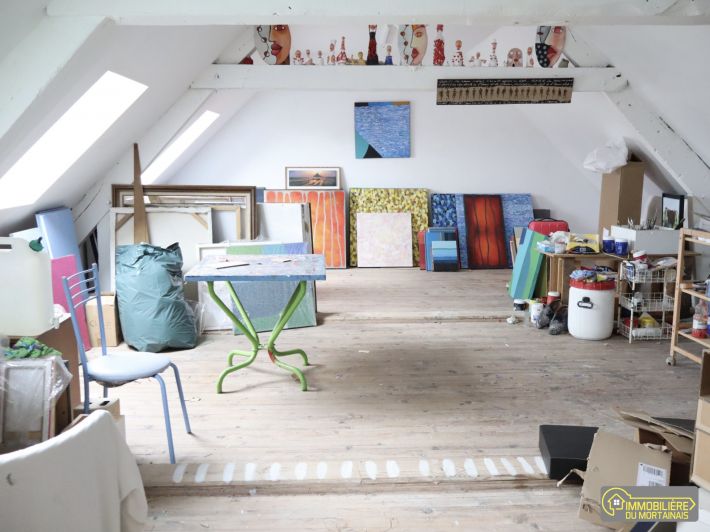 Lovely Detached House with Garden