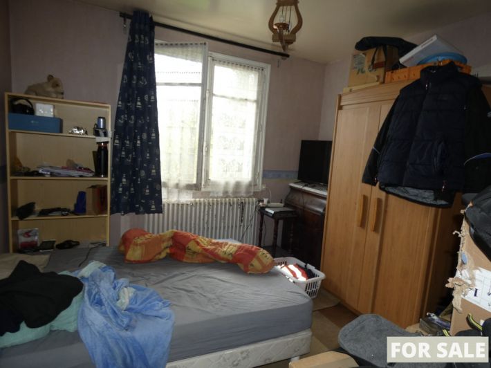 Detached House with Garden