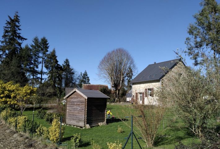 Detached Country House with Landscaped Garden