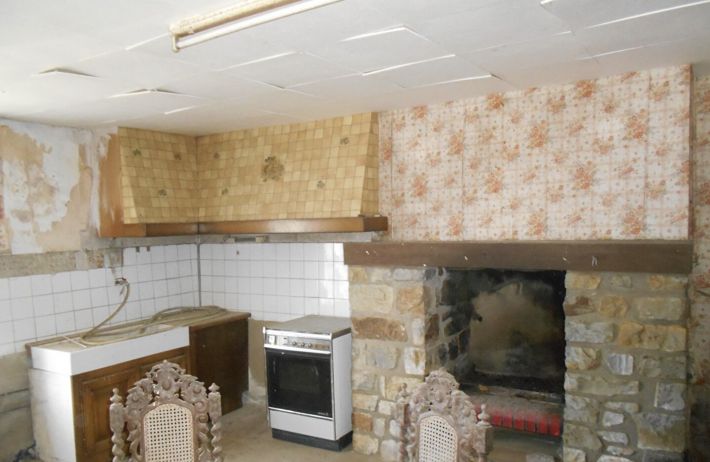 Farm House to Renovate in the Countryside