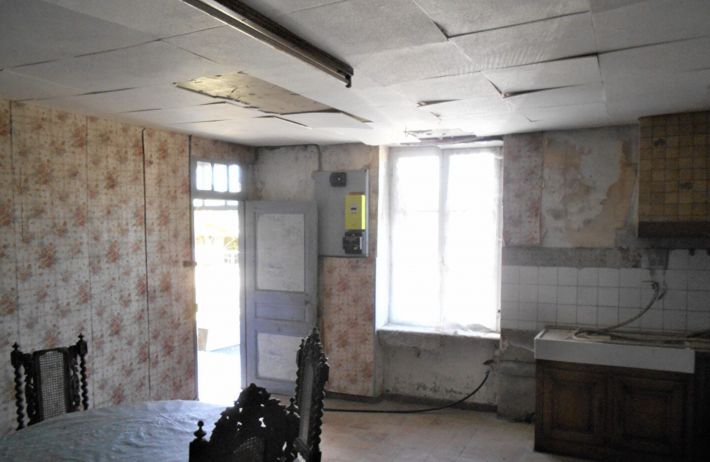 Farm House to Renovate in the Countryside